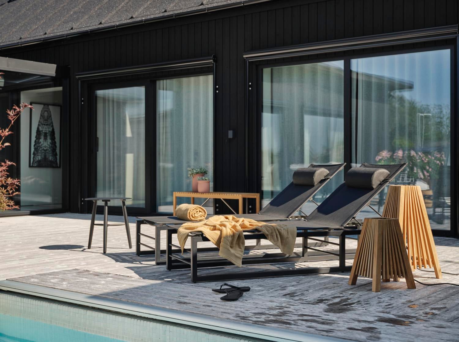 Vevi vilsäng Svart/svart