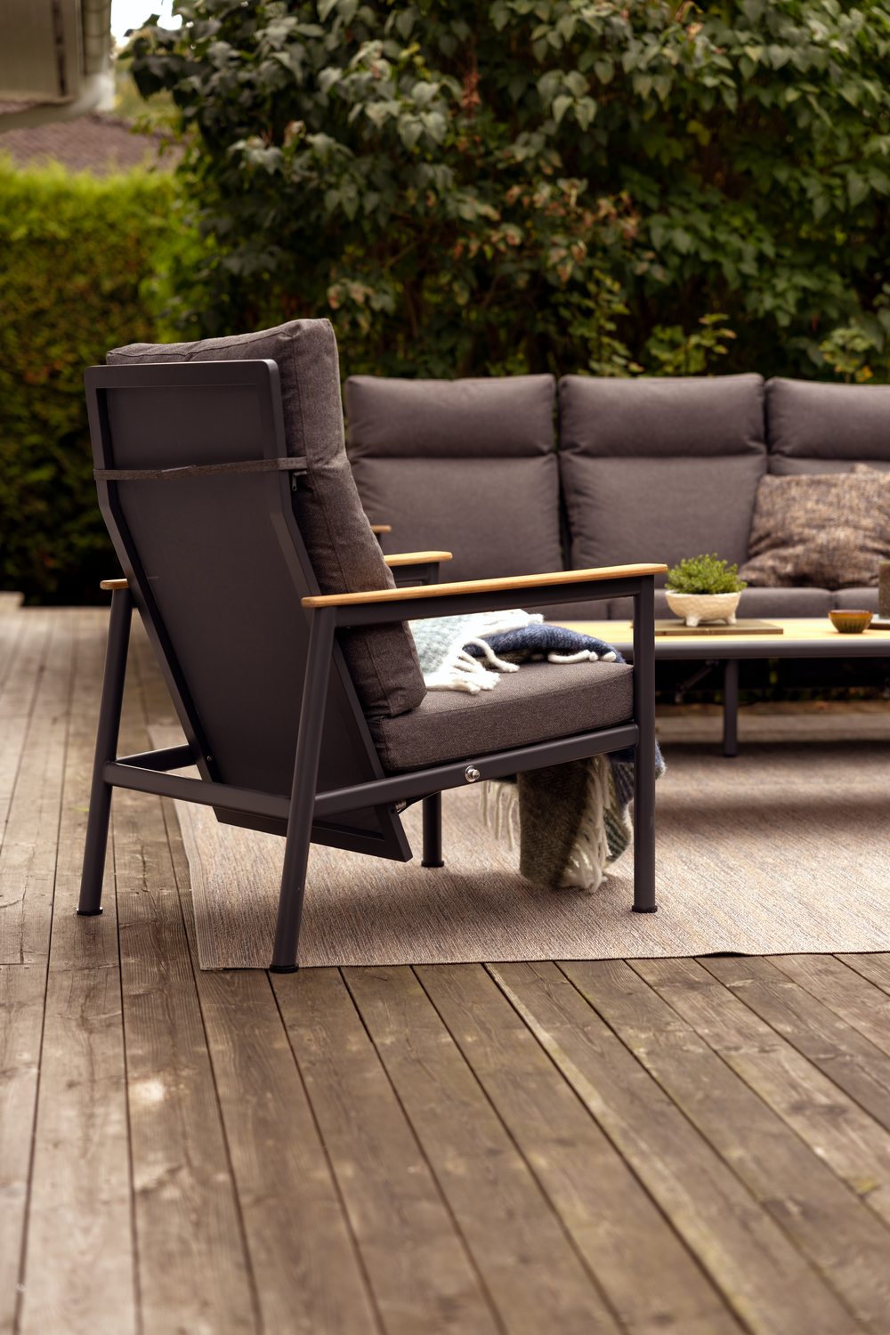 Gordon fåtölj Antracit/Soft Dawn