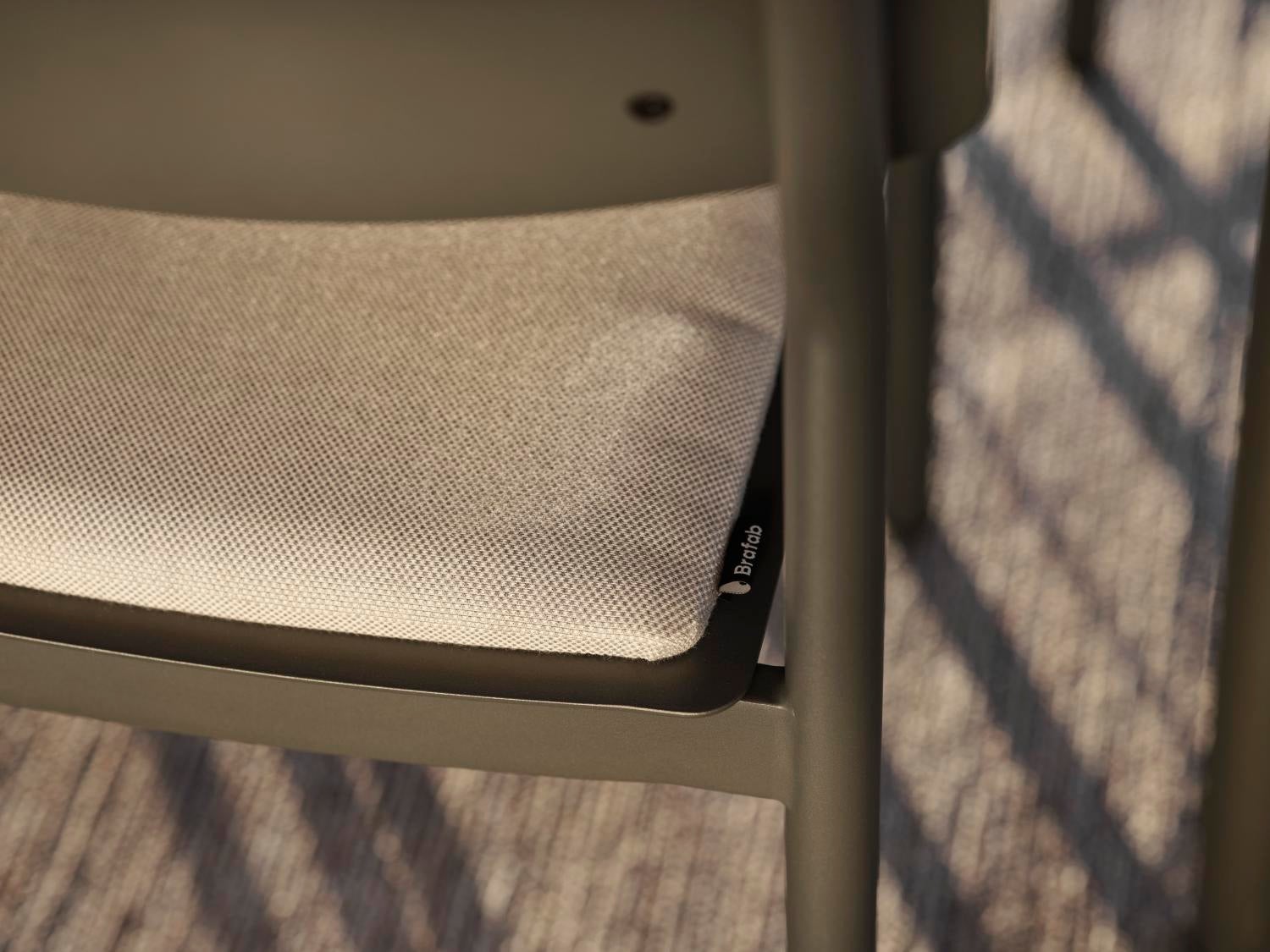 Gusty matstol Antracit/Ash