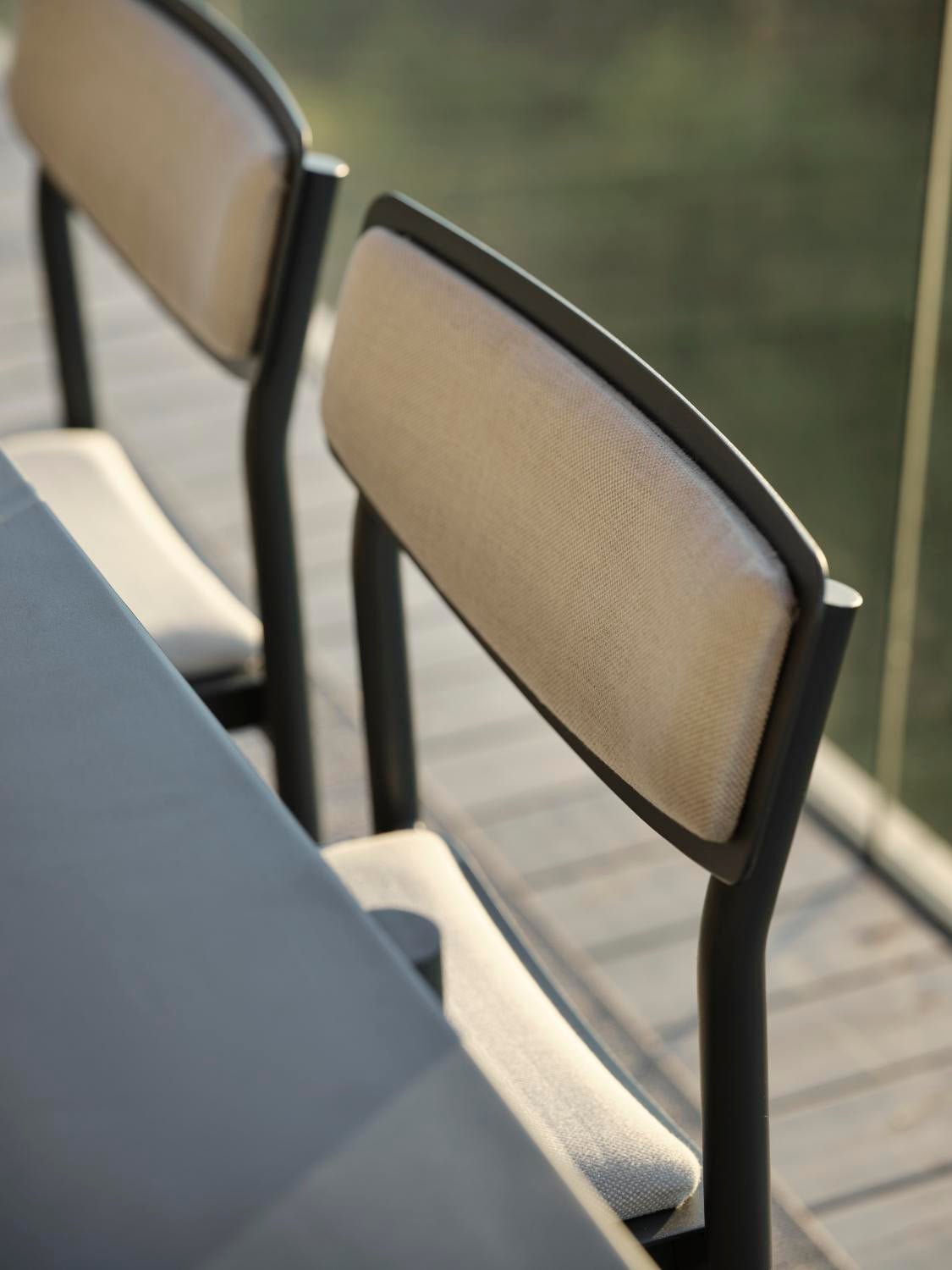 Gusty matstol Antracit/Ash