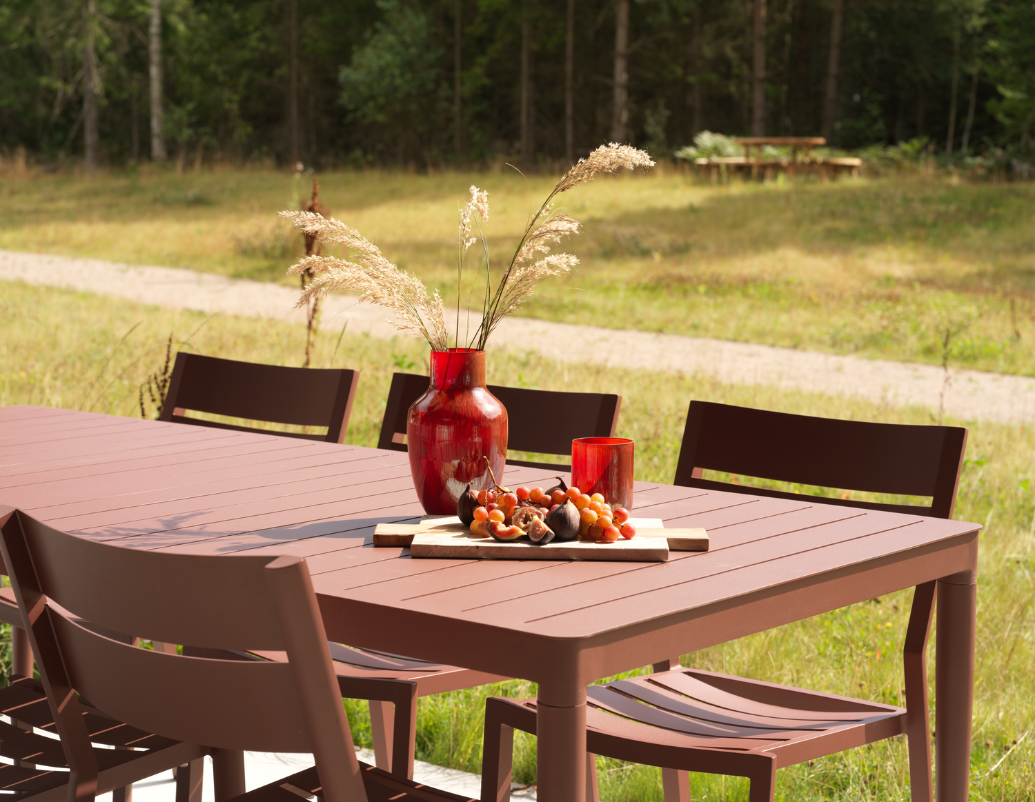 Bigby matbord Zin Red