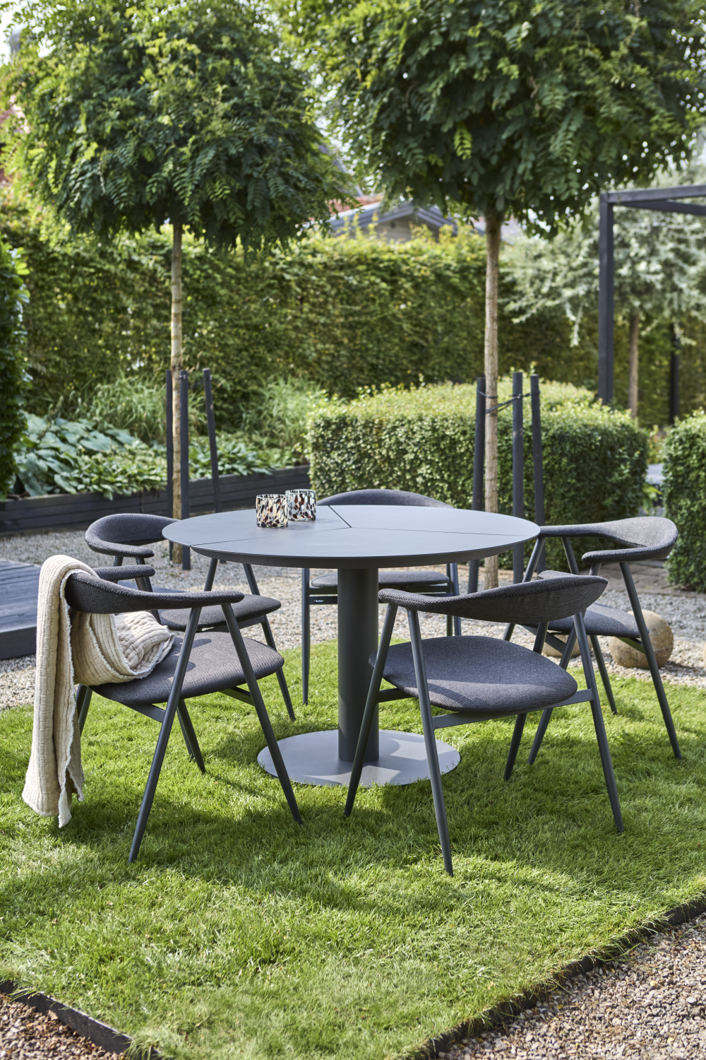 Boi karmstol Antracit/Black Barley