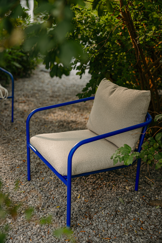 Bendt fåtölj Indigo Blue/Teddy Beige